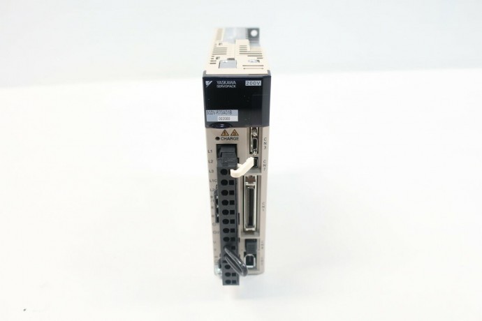 SGDV-R70A01B002000 YASKAWA